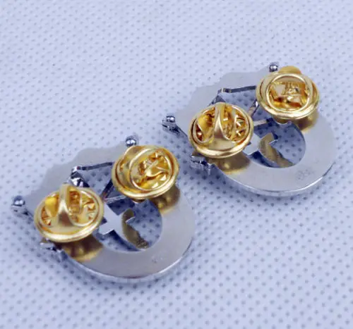 PAIR US SPECIAL FORCES SF HAT PIN MOTTO METAL BADGE DE OPPRESSO LIBE