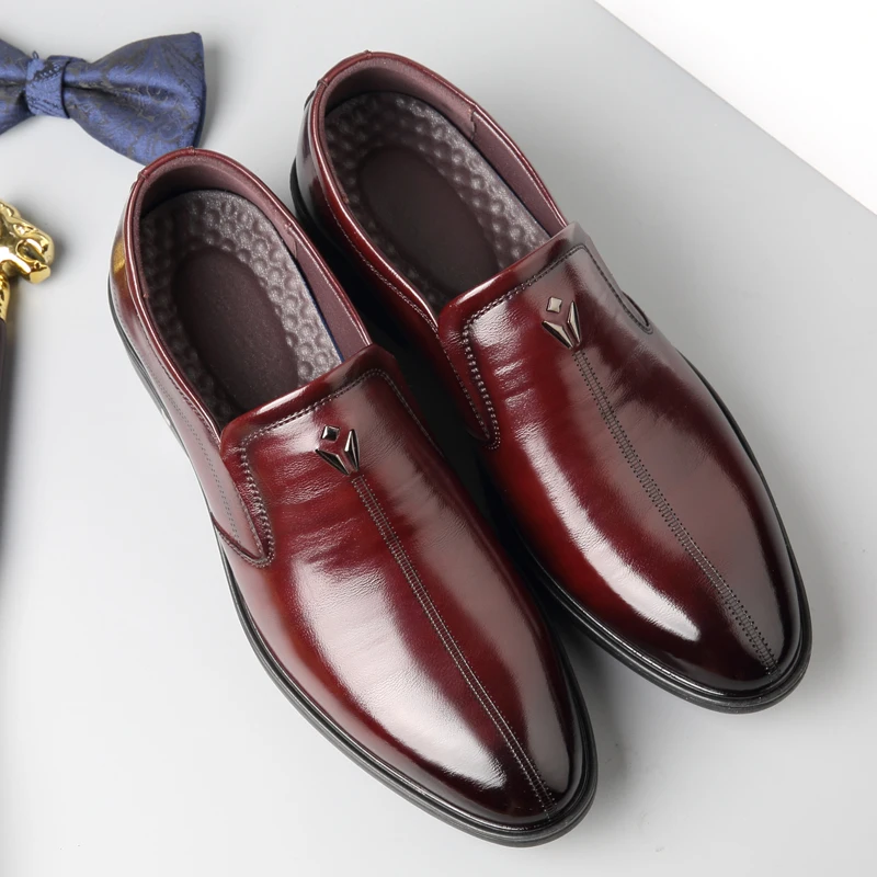 

Patent Leather Men Loafers Shoes Black Burgundy Leather Mens Shoes Slip On Wingtip Wedding Party Dress Shoes 6#26D50