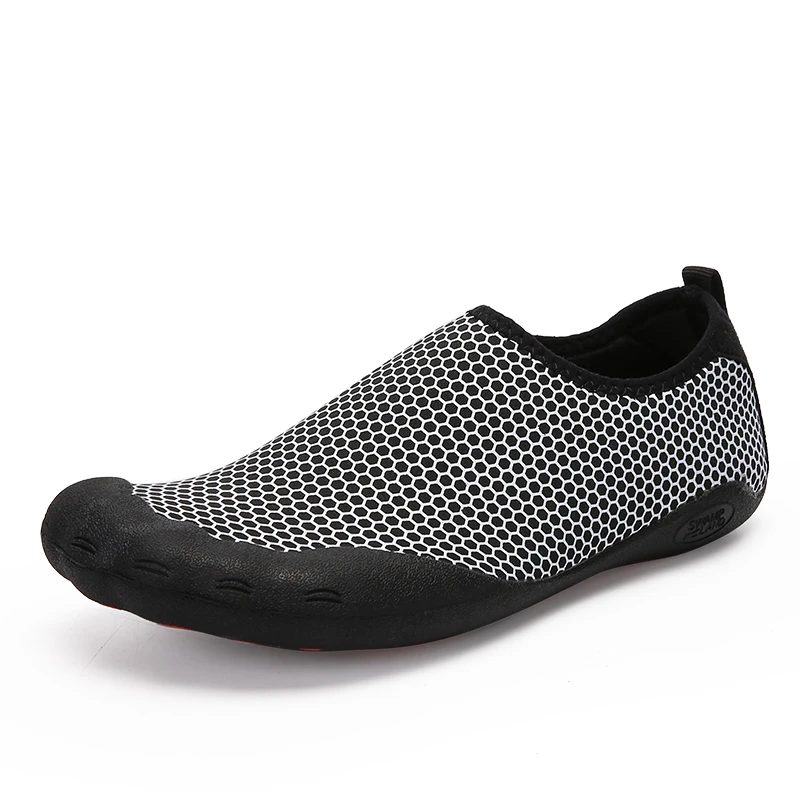 

2019 Aqua Shoes Summer Water Shoes Men Beach Slippers Lightly Upstream Shoes Adult Swimming Sandals Diving Socks Masculino
