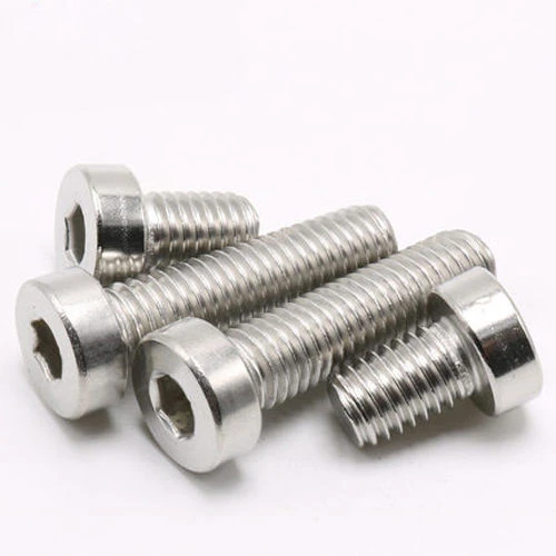 DyniLao 50Pcs Nero M4 X 25mm Acciaio legato Viti a testa cilindrica con esagono incassato Bulloni DyniLao 50Pcs Nero M4 X 25mm Acciaio legato Viti a testa cilindrica con esagono incassato Bulloni