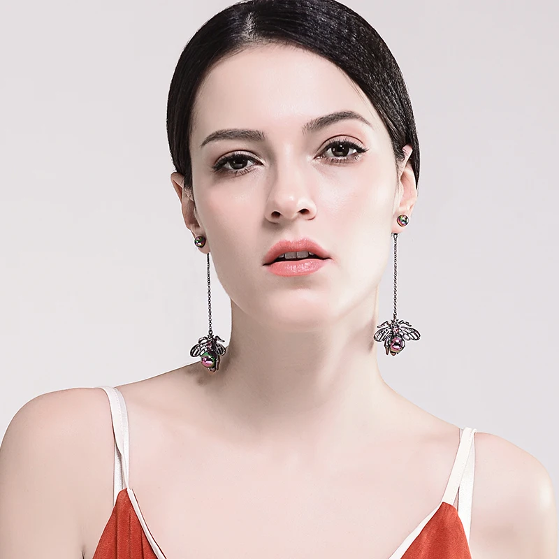 

Long Pending Chic Bee Insect Earrings 2017 Designer Jewelry for Women Cool Cheap Double Side Earrings Jackets