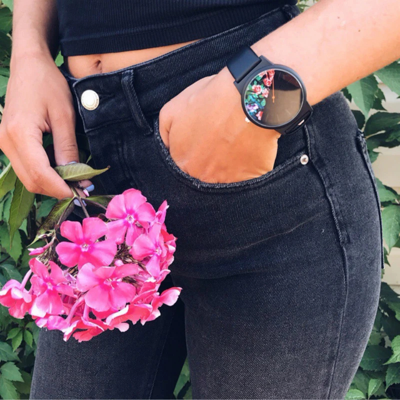 HOREDAR Fashion Quartz Watch Vintage Floral Pattern Leather Watches Women Luxury Top Brand Wristwatch Female Clock gift hour