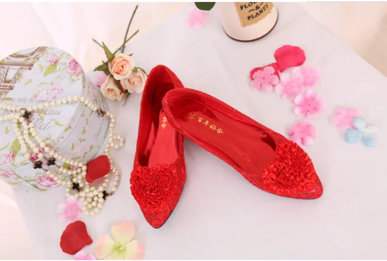 Красные свадебные туфли Стиль кружева вышитые большой Размеры Удобная обувь обуви Cheongsam благоприятный Праздничная обувь Свадебная обувь