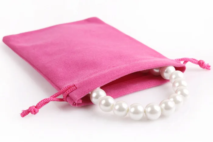 

Small velvet bag to pack jewelry, gifts or other small items, size customize and logo printing is available