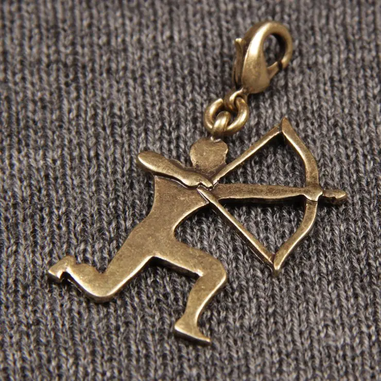 

2018 vintage fashion jewelry wholesale direct factory simple woman Sagittarius Pendant free shipping Christmas Halloween