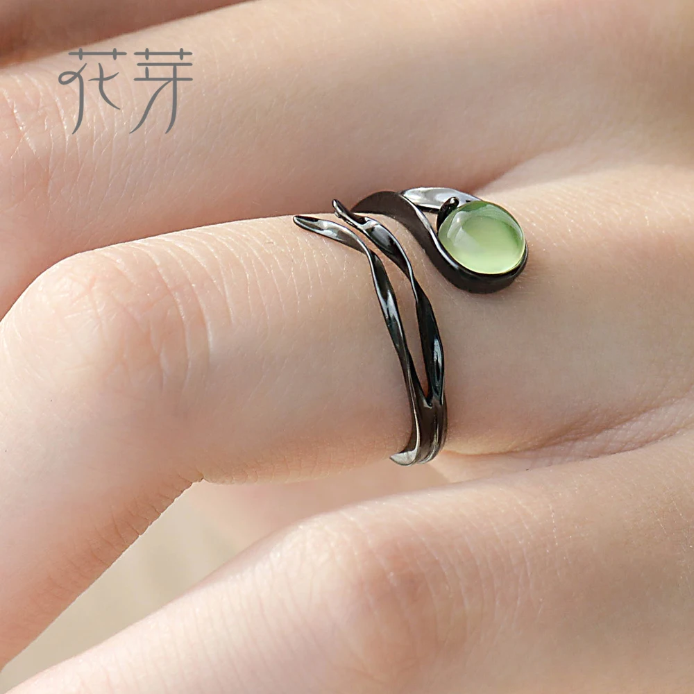 

Thaya Flying Meteor Ring Bifurcation Emerald Twilight Gemstone Black Silver Jewelry Ring for Women