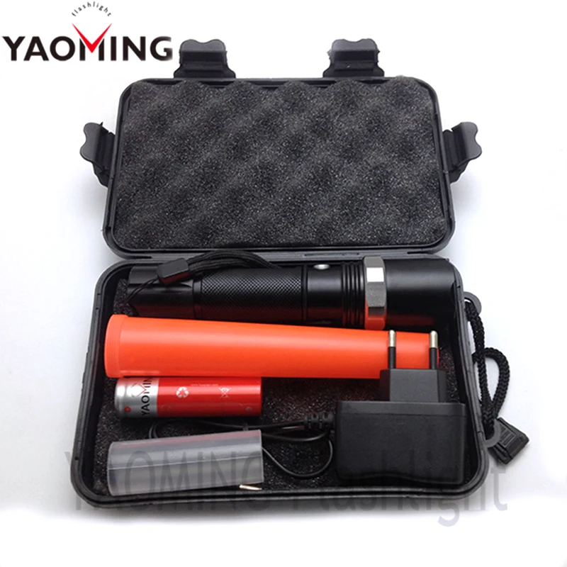 

Gift box CREE XM-L Q5 zoomable led flashlight traffic wand torch tactical lamp lantern for police baton with 18650 and charger