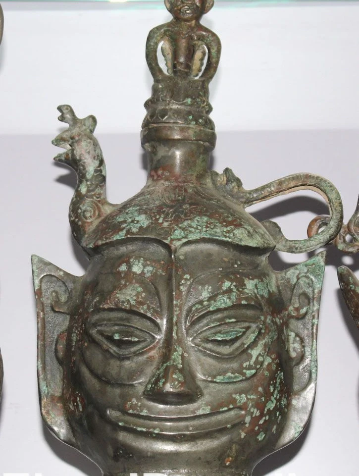 

16" Old Chinese Bronze Dynasty Man Face Bird Handle Pot Vizard mask