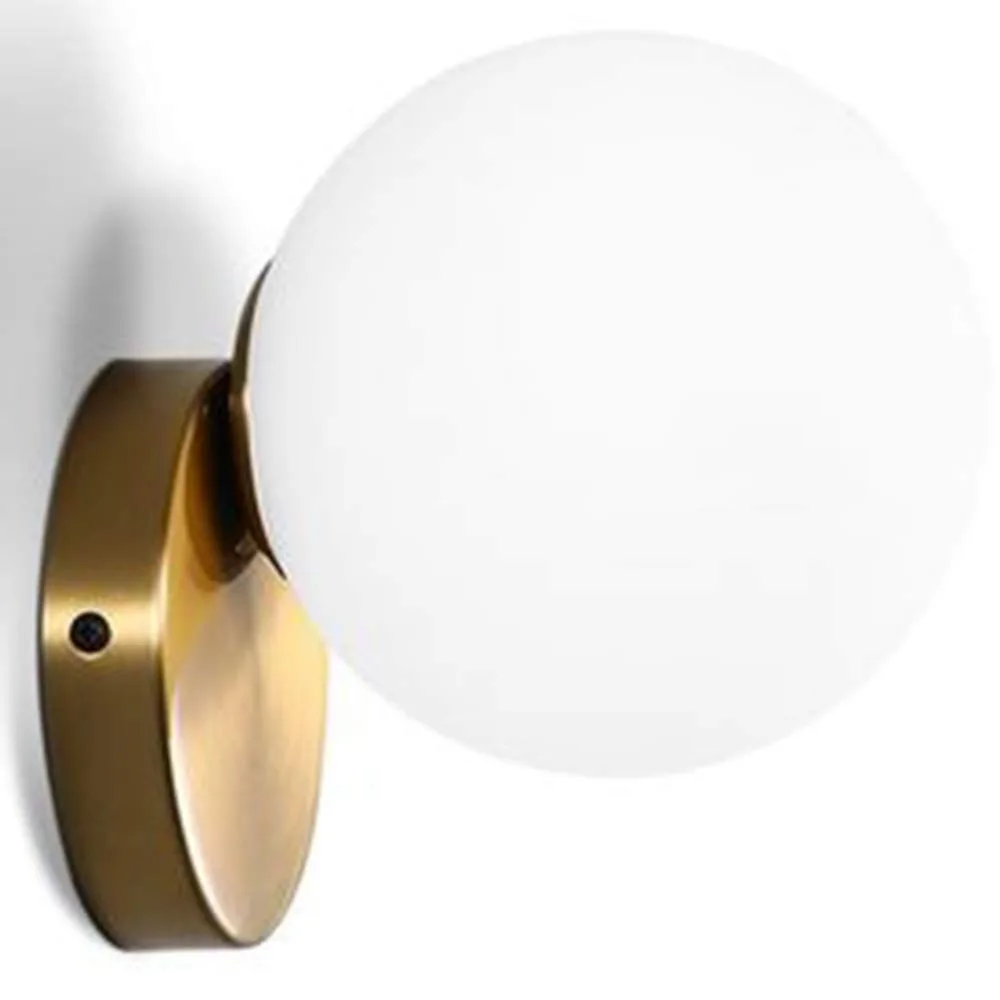 Günstige Globus Glas Wandleuchte, Frost Weiß mit Messing Finish, Ball Wand Licht für Nacht, Korridor, gang, Treppe, Restaurant