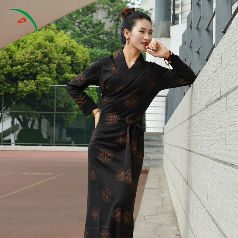

High quality female round flower Lapel Tibet garment Lhasa Ethnic style Gown Robe Tibetan costume spinning Silk Cotton Clothing