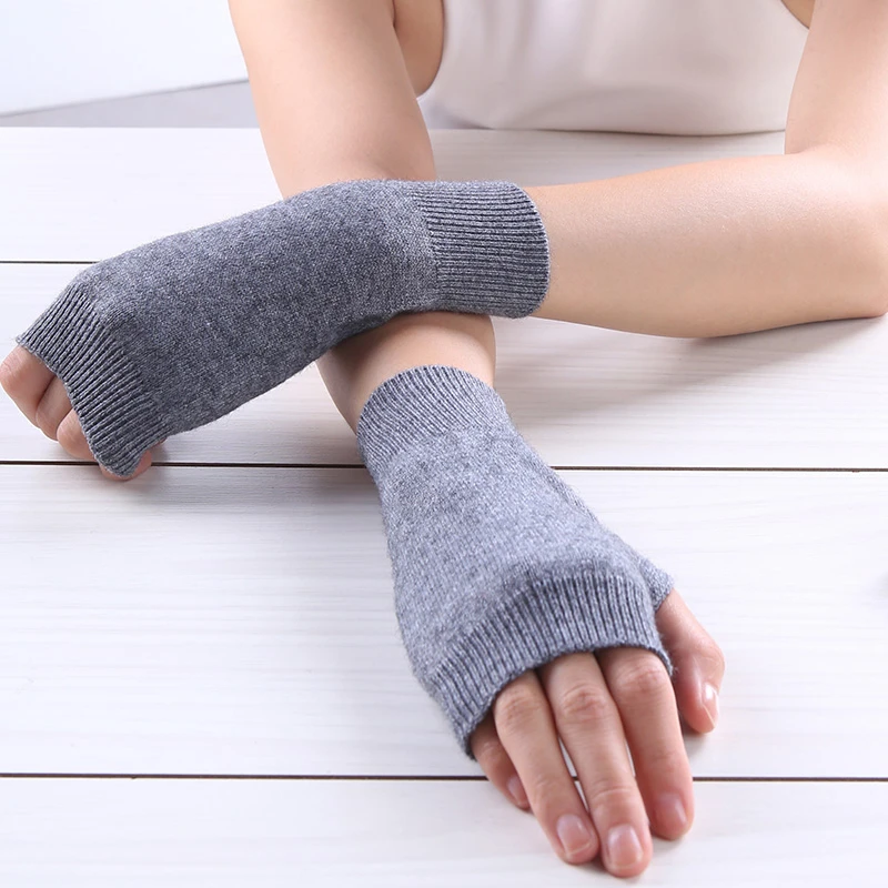 

2018 Short Cashmere Autumn Winter Gloves Half Finger Warm Wool Wrist Sleeve Have Finger Hole Exposed Finger Korean Female Lovely