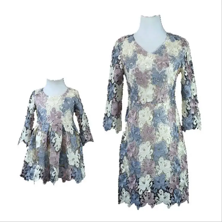 

Europe and the United States 2018 autumn The new Parent-child outfit Long sleeve Hollow out Water-soluble embroidered dress