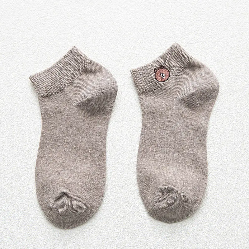 Dreamlikelin мультфильм вышивка медведь милые короткие носки женские Харадзюку Kawaii Носки до лодыжки корейский Весенне-осенние носки - Цвет: Серый