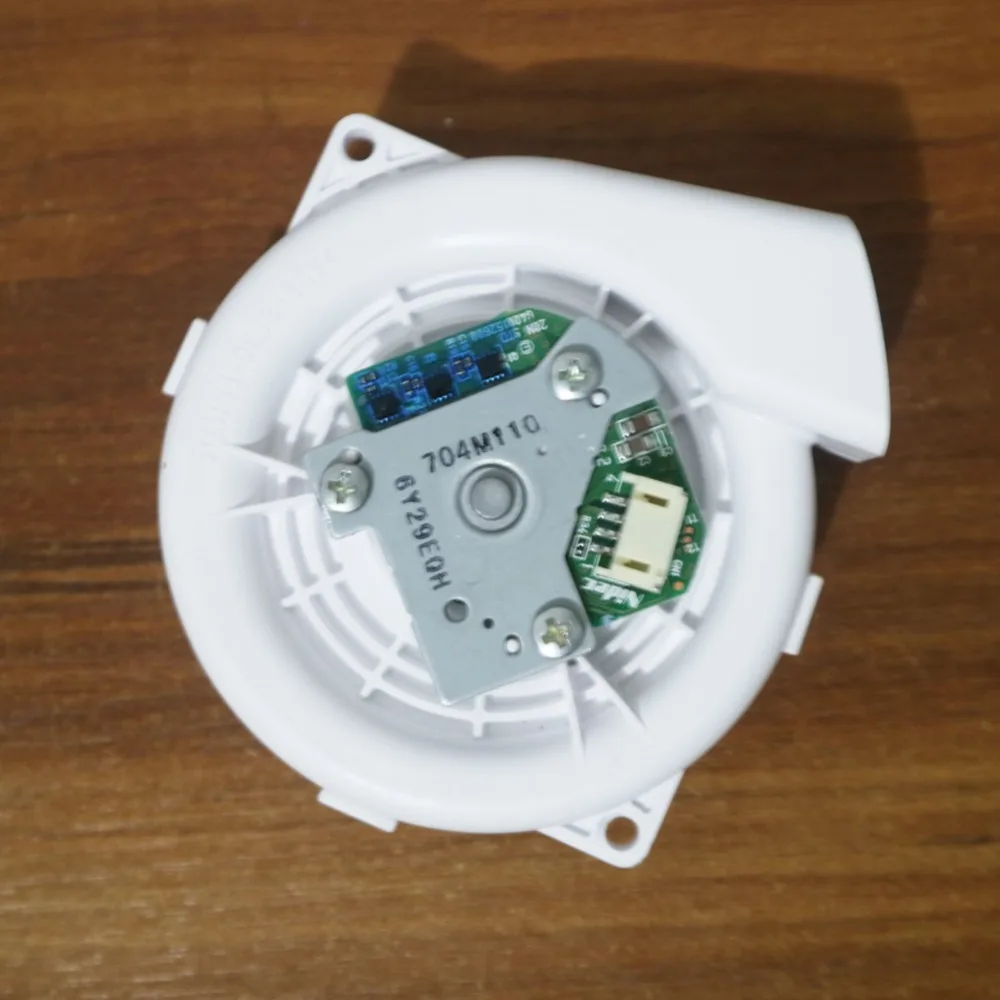 

Vacuum Cleaner Fan Motor for Xiaomi Robot 1 Generation Vacuum Cleaner Accessories Main Engine Ventilator Fan Motor with Bracket