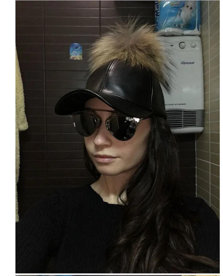 baseball-cap-pom-pom-_04