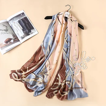 

lady Bandana Scarf Luxury Brand 2018 Fashion Women Autumn Winter Warm Silk Scarfs Hot Chains Scarves Lovely Pashmina