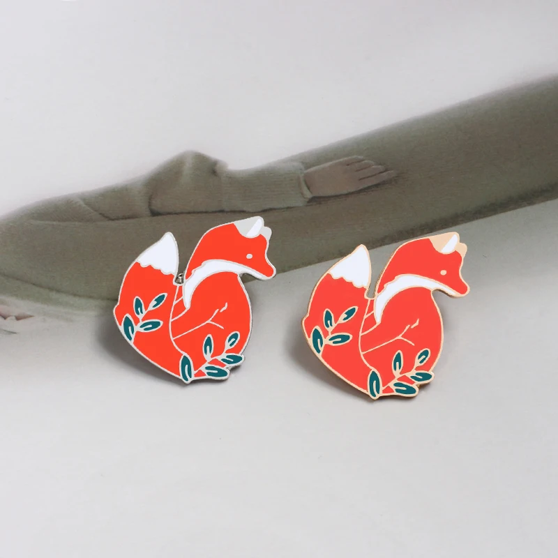 

Fashion Cartoon Fox Metal Brooches Animal Enamel Pins Anime Badge Vintage Brooch For Women Jewelry Jackets Accessories Pin Gifts