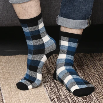 

2018 New 4 colors highquality Casual Cotton Spring Autumn Winter Warm England style contrast color plaids men casual socks Gifts