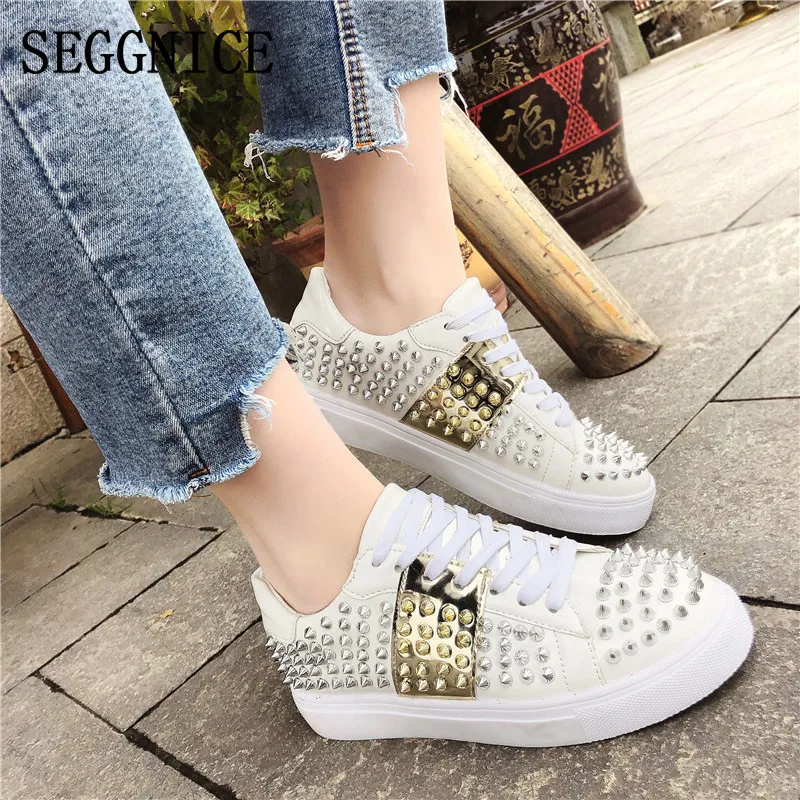 

Women Leather Loafers Casual Rivet Flat Shoes 2019 Spring Summer Female Fashion Slip-on White Boat Shoes For Ladies