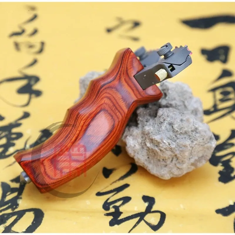 

Titanium Alloy Slingshot Adjustable Sights Accurate Slingshot with Flat Rubber Band Outdoor Recurve Bow Slingshot