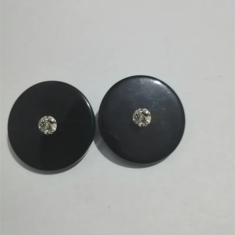 

1 lot=5 pieces high-grade logo resin buttons Garment accessories black buttons size:30mm hcc3