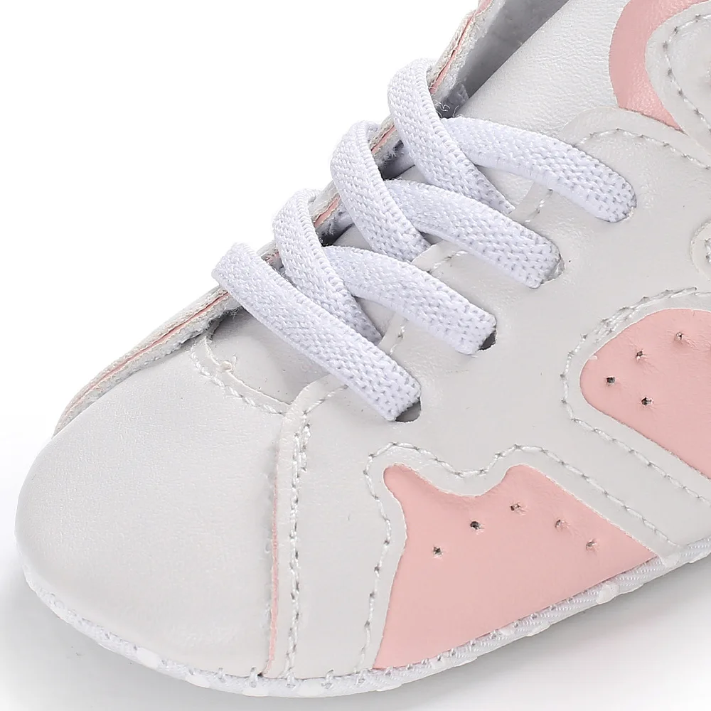 Новинка 2018 года;-топ для маленьких мальчиков и девочек Мокасины обувь мягкая подошва младенческой Детские кроссовки новорожденных Впервые