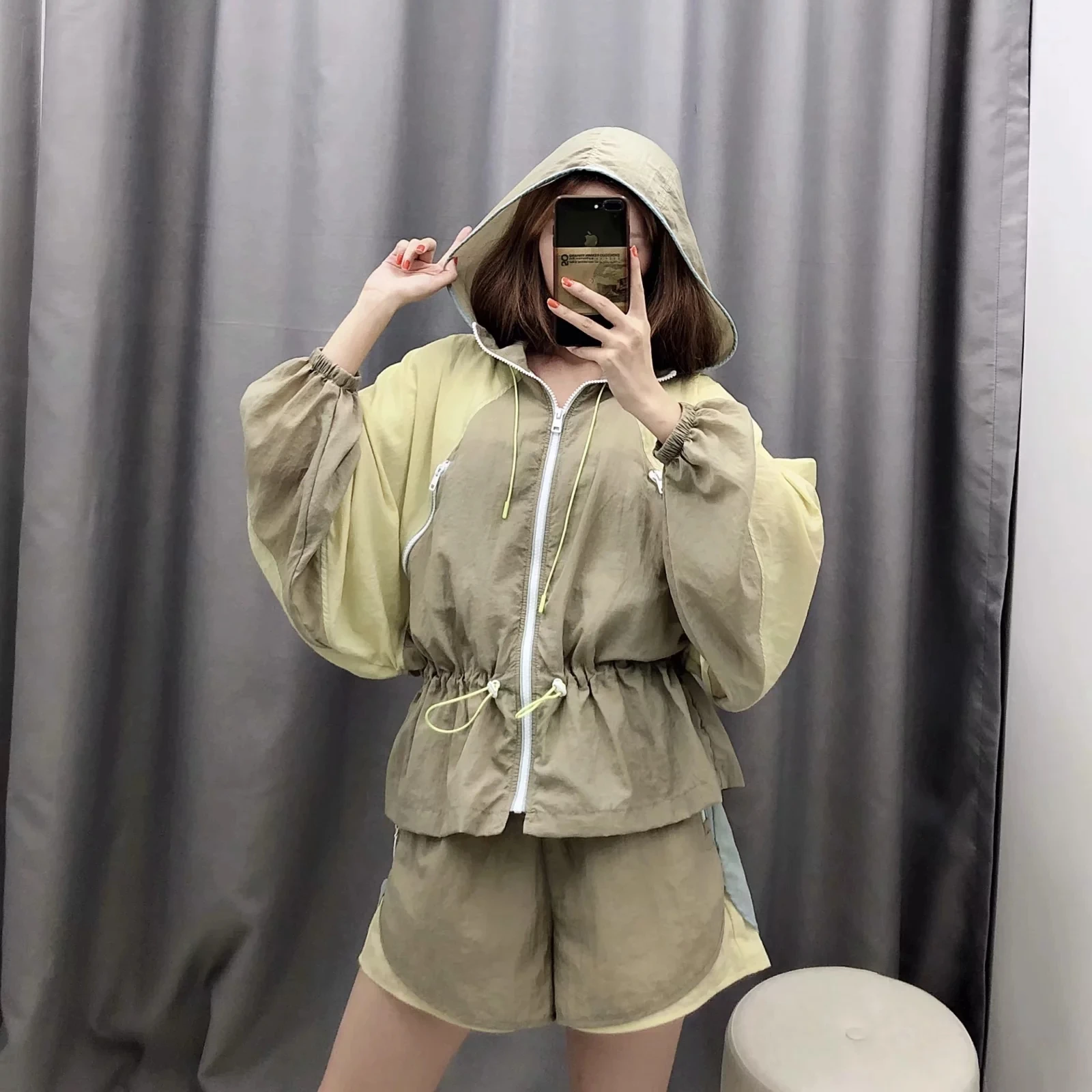 Very best  Long sleeved Women's Windbreaker Yellow patchwork summer hooded Women's thin Jackets oversized Coat