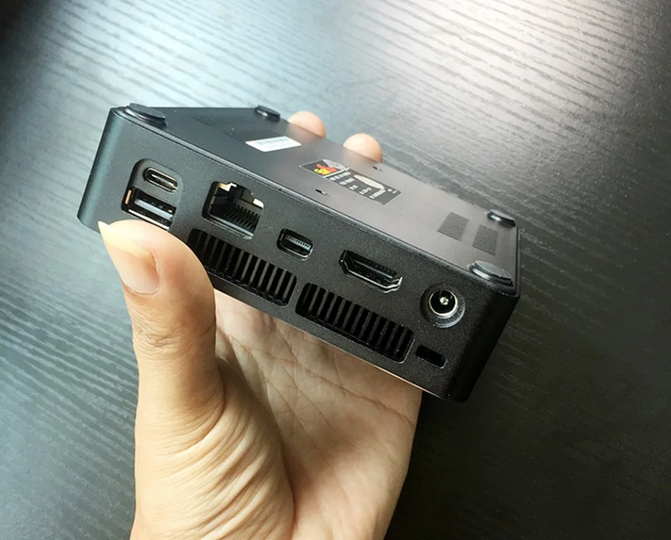 Причастником B15 Intel Core i5 8250U 4 ядра Mini PC M.2 B15 NUC Win 10 игры PC HDMI 4 K HTPC UHD Графика 620 ТВ коробка