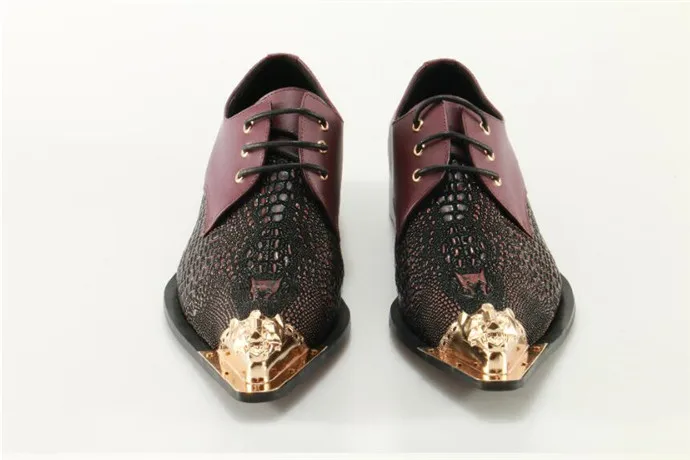 Мужская обувь без каблука Для мужчин Мужские модельные туфли с металлическим декором на носке Кружево-Up Железная Голова Оксфорд Обувь Для мужчин лоскутное Обувь кожаная для девочек