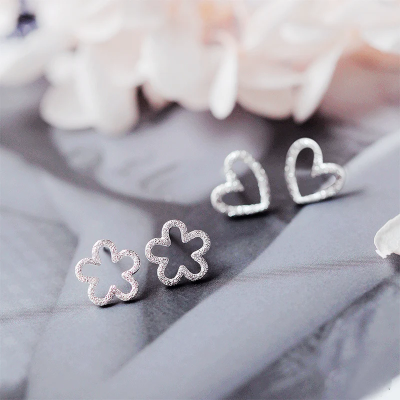 

New Design Beautiful Flower Stud Earrings 925 Hollow Heart Stud Earrings Fashion Accessories Nice Jewelery Gift For Women