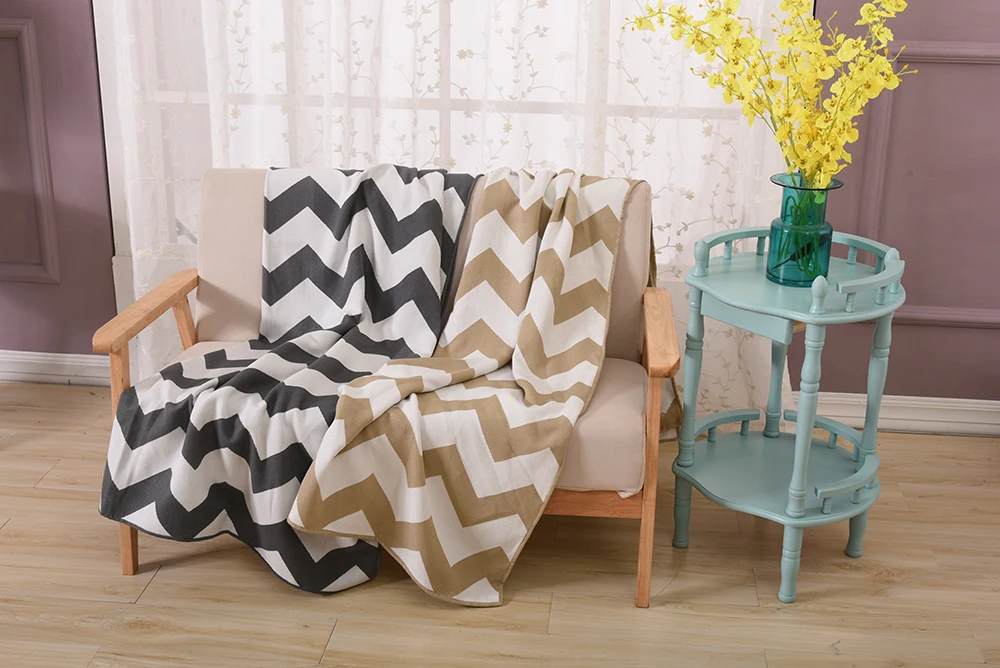 

Dark Grey and Yellow Chevron Zigzag Geometric Soft And Warm Faux Imitation Cashmere Sofa Blanket For Living Room Bedspread