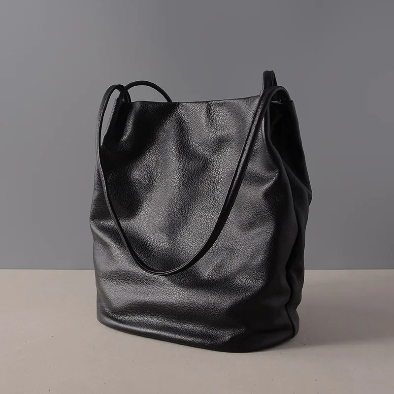 

2018 new retro real leather handbags leather bag large capacity ladies hand shoulder bucket bag