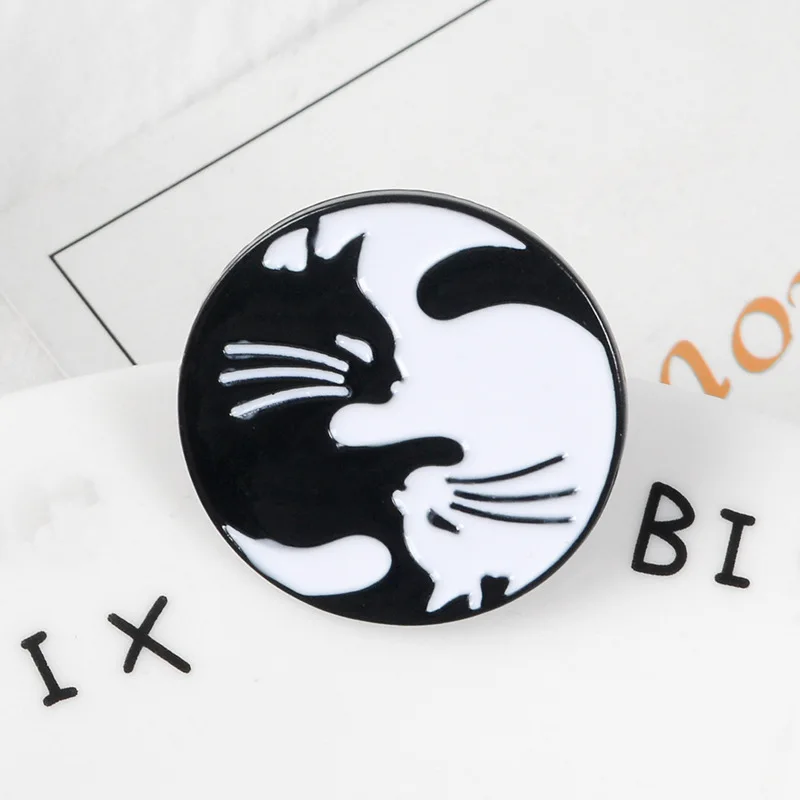 Broche En Metal Emaille Pour Femmes Dessin Anime Creatif Chat Noir Et Blanc Collier Pour Sac A Dos Revers Aiguille Badge Animal Bijoux Aliexpress