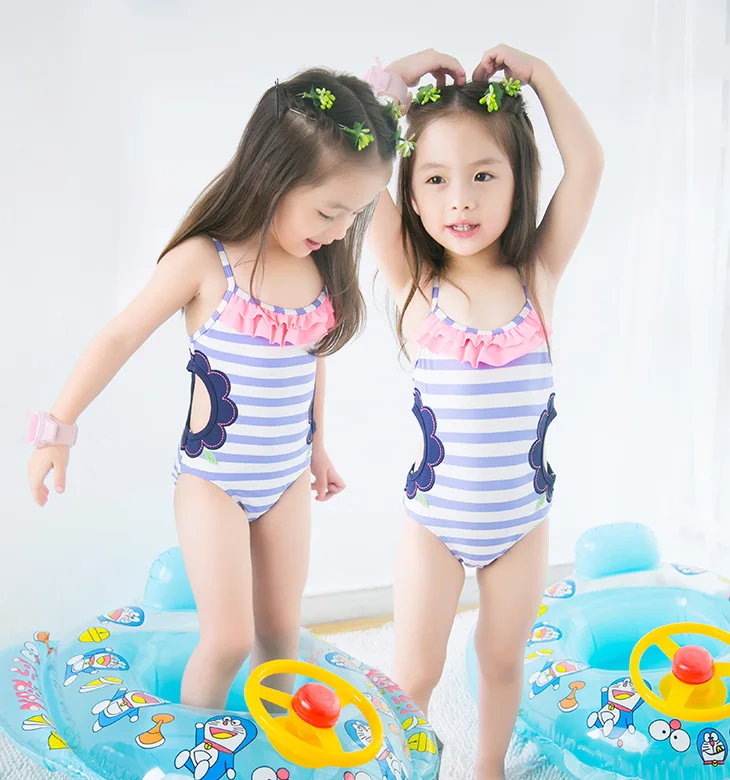 Nackte one piece galleries 22