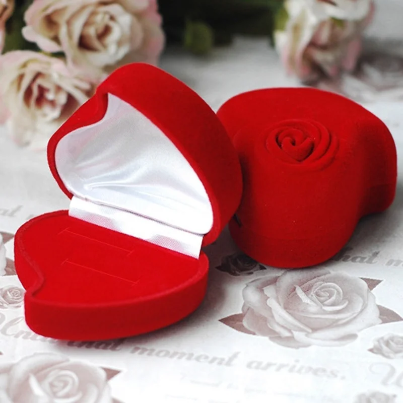 High Quality Red Heart Shape Velvet Engagement Wedding