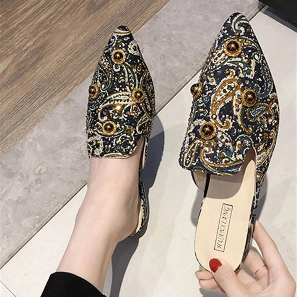 

2019 new women's slippers fashion rhinestone rivet baotou half slippers pointed flat Mueller shoes women