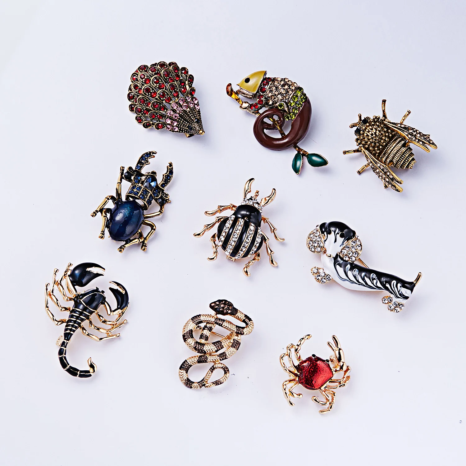 Brooches Enamel Lizard Bee Beetle Snake crab Hedgehog Brooches Scorpion dachshund Rhinestone Vintage Animal Jewelry Accessories