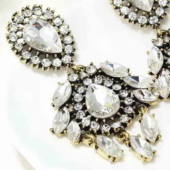 

NEW Elegance Women fashion Earrings Handmade Glass sweet metal with gems stud crystal Dangle earrings for women girls E550