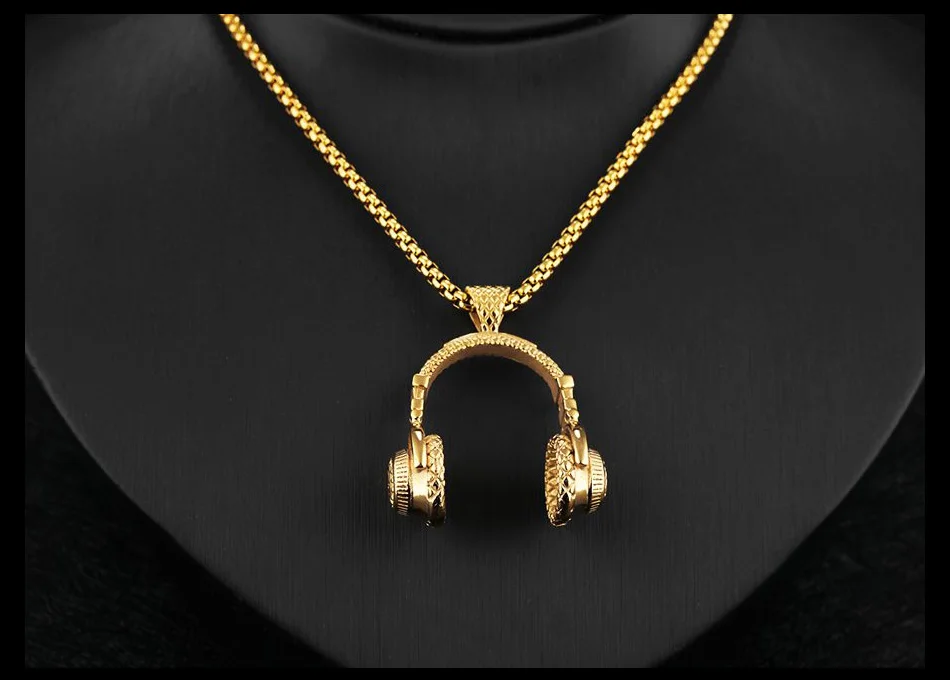 3-men necklace