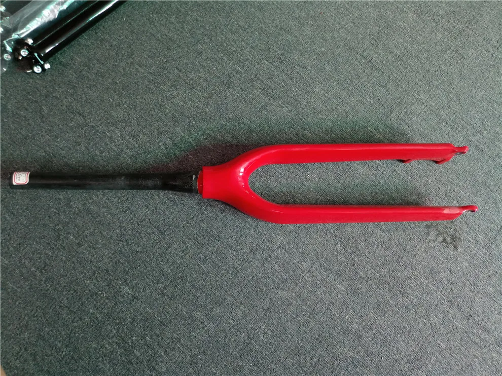 Marek-red fork_
