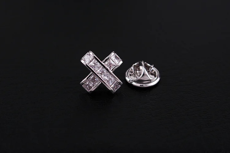 CINDY XIANG New Arrial Cubic Zirconia Cross Collar Pin For Women And Men Unisex Coat Brooch Wedding Accessories High Qulaity