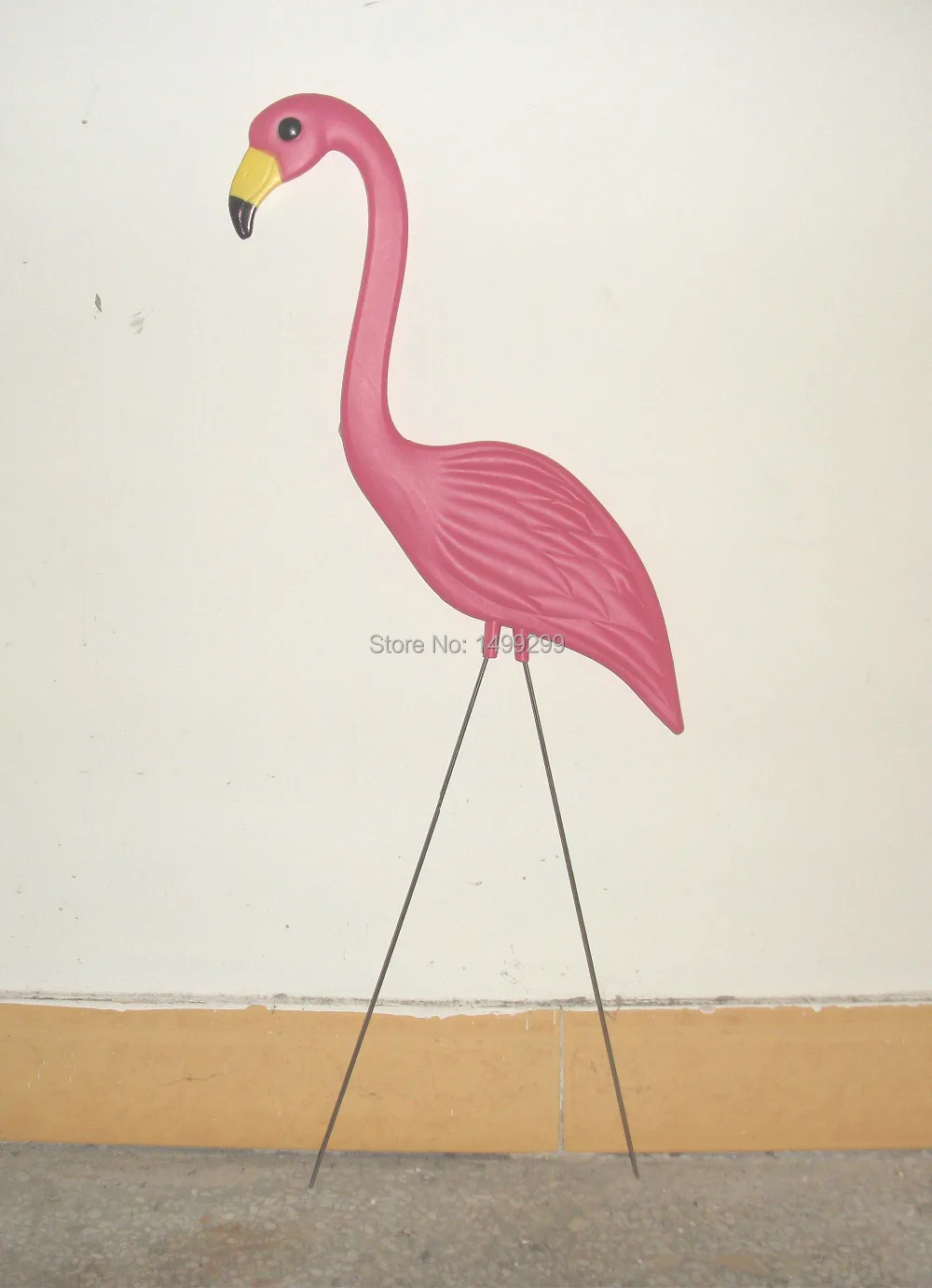 21 bright pink flat plastic flamingos with 0.7" thickness space saving packing, glossy painted