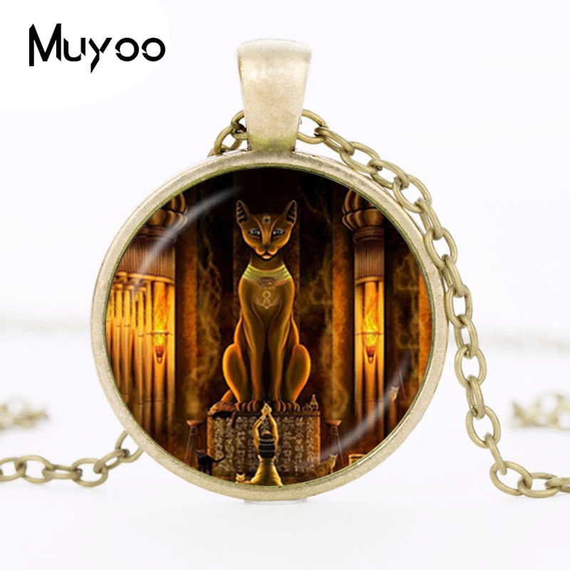 Vintage EGYPTIAN CAT Déesse Cabochon Verre Bronze Chaîne Collier Pendentif