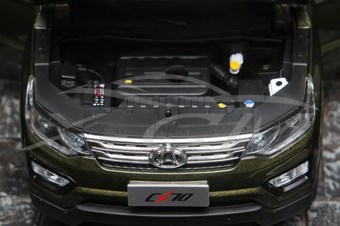 Литая под давлением модель автомобиля Changan CX70 7 мест SUV 1:18(зеленый)+ маленький подарок