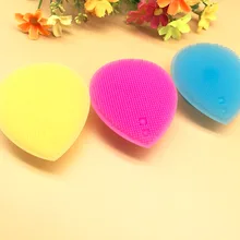 Горячая 1 шт Силиконовая щетка для мытья лица в форме сердца Очищающая Подушечка Для лица отшелушивающая спа скраб для кожи случайный цвет