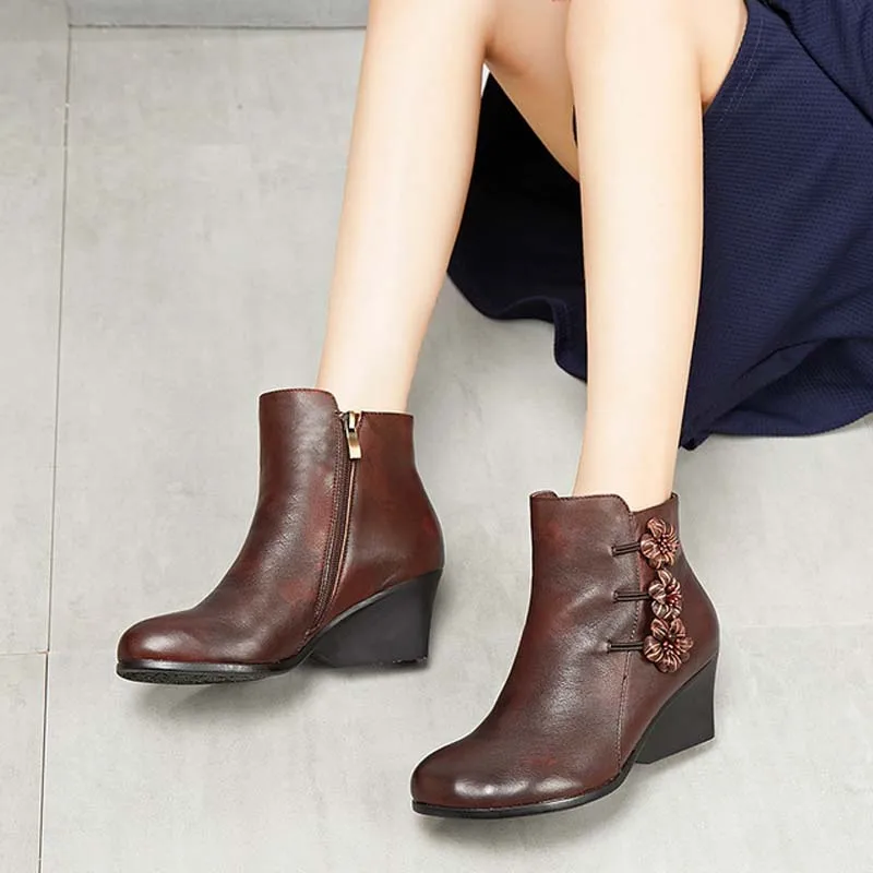 

2018 new Martin boots female handmade flower first layer leather single boots round head wedges short boots retro leather boots