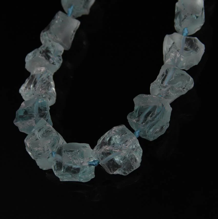 Billig Licht Blau Natürliche Quarz Perlen, Mitte Gebohrt Quarz Raw Stein Anhänger Nugget Perlen Ca. 16 stücke Strang