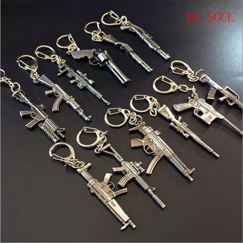 

8 Styles Simulation Weapon Model Mens Weapon Gun Keychain AK47 M4A1 Gun Mode Pendant Key Chain Key Holders For Men'S Gifts 6cm