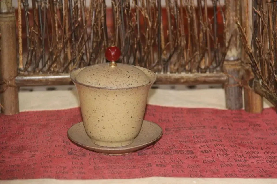 Чайный набор кунг-фу gaiwan печи грубая керамика руководство пшеницы желтый модель черный чай пуэр teaset около 149 мл