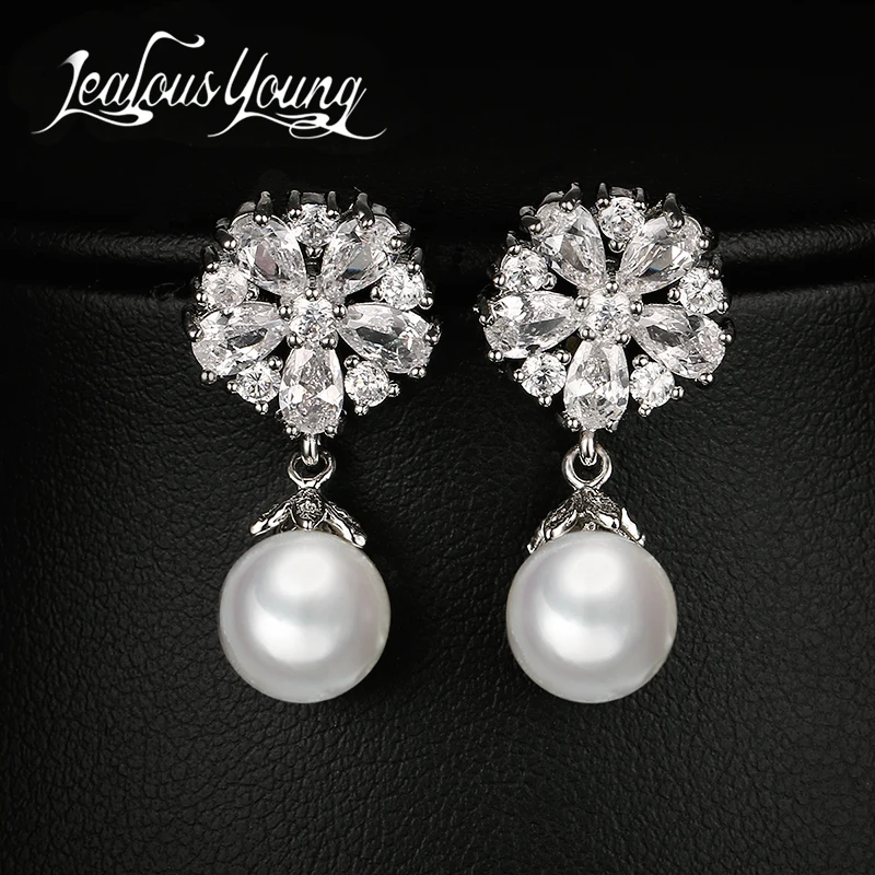 

Elegant Round Imitation Pearl Earrings Hang Snowflake Flower Cubic Zirconia Drop Earrings For Women Fashion Bridal Earings AE414